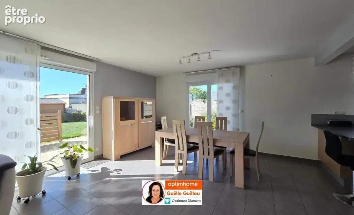 PLOUESCAT : Maison plain pied de 98m² - Plein centre - 2/3 chambres + Garage - Jardin - photo 10