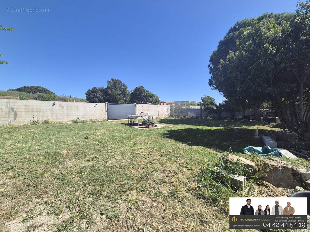 Terrain à PORT-DE-BOUC