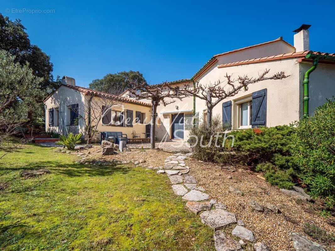 Maison à MONTESQUIEU-DES-ALBERES