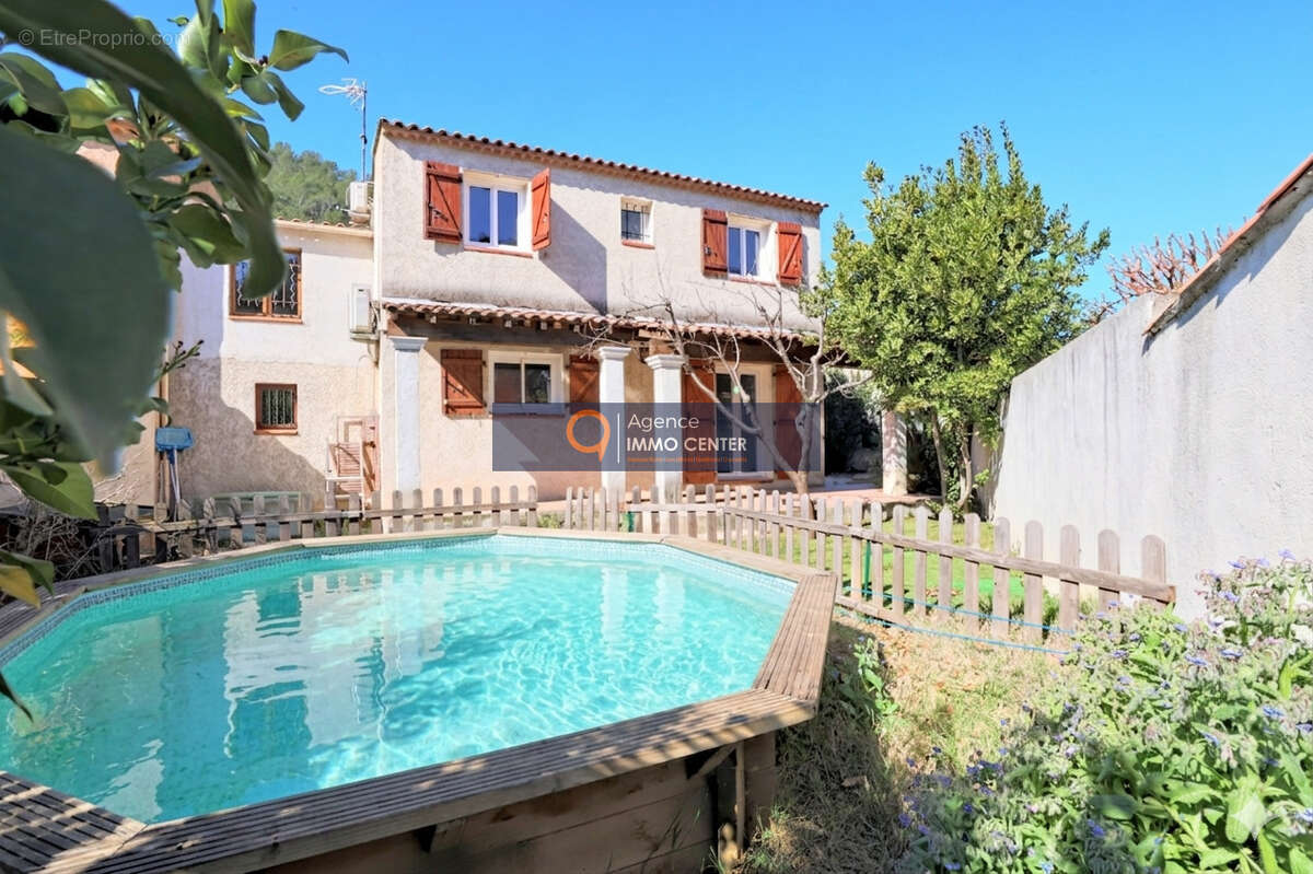 Maison à SOLLIES-TOUCAS