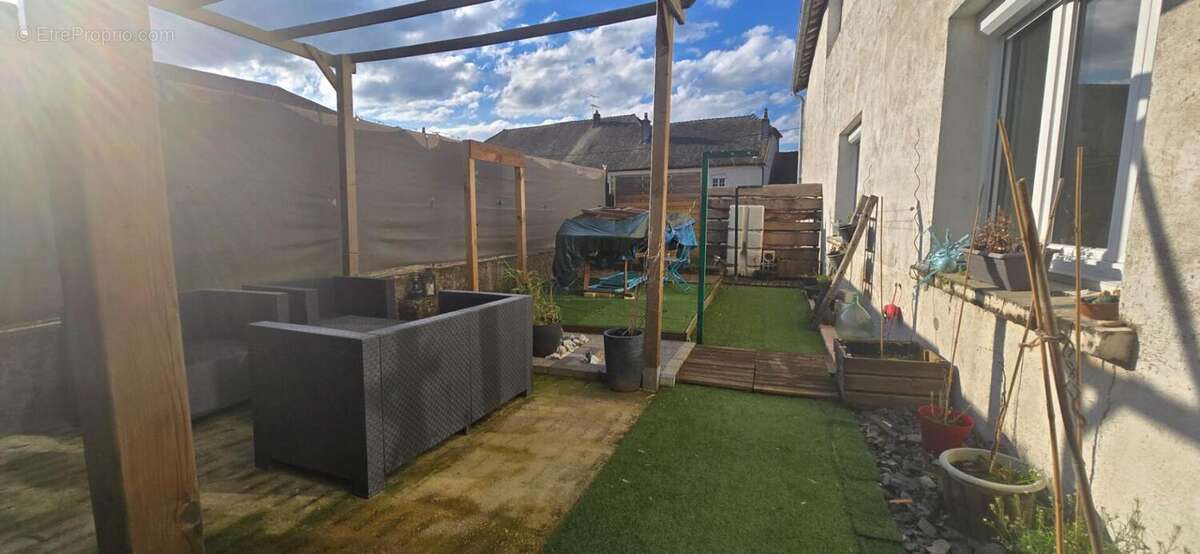 Maison en pierre 146m² rénovée situé à Frasne-le-Château - photo 15
