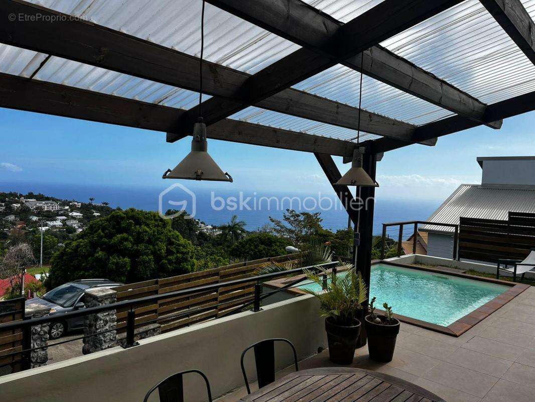 Maison à LES AVIRONS