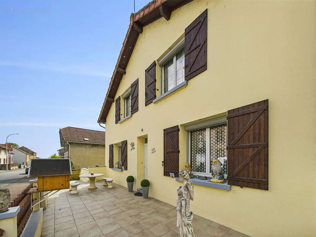 Maison à SAINT-ELOY-LES-MINES