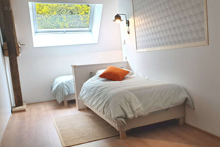 Maison à CROTELLES