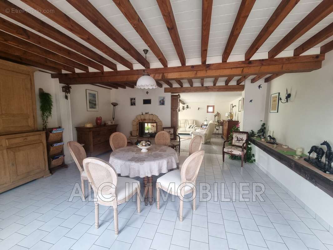 Maison à LE MELE-SUR-SARTHE