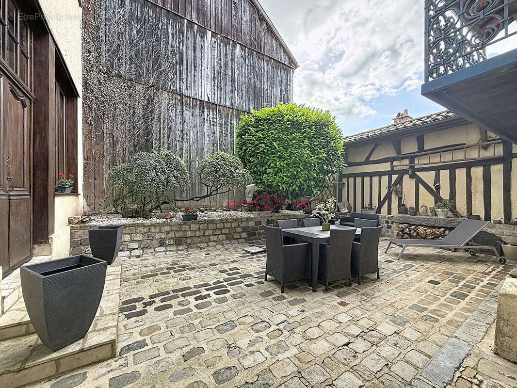 Maison de ville 6 pièces 160 m² SAINTE-MENEHOULD - photo 2