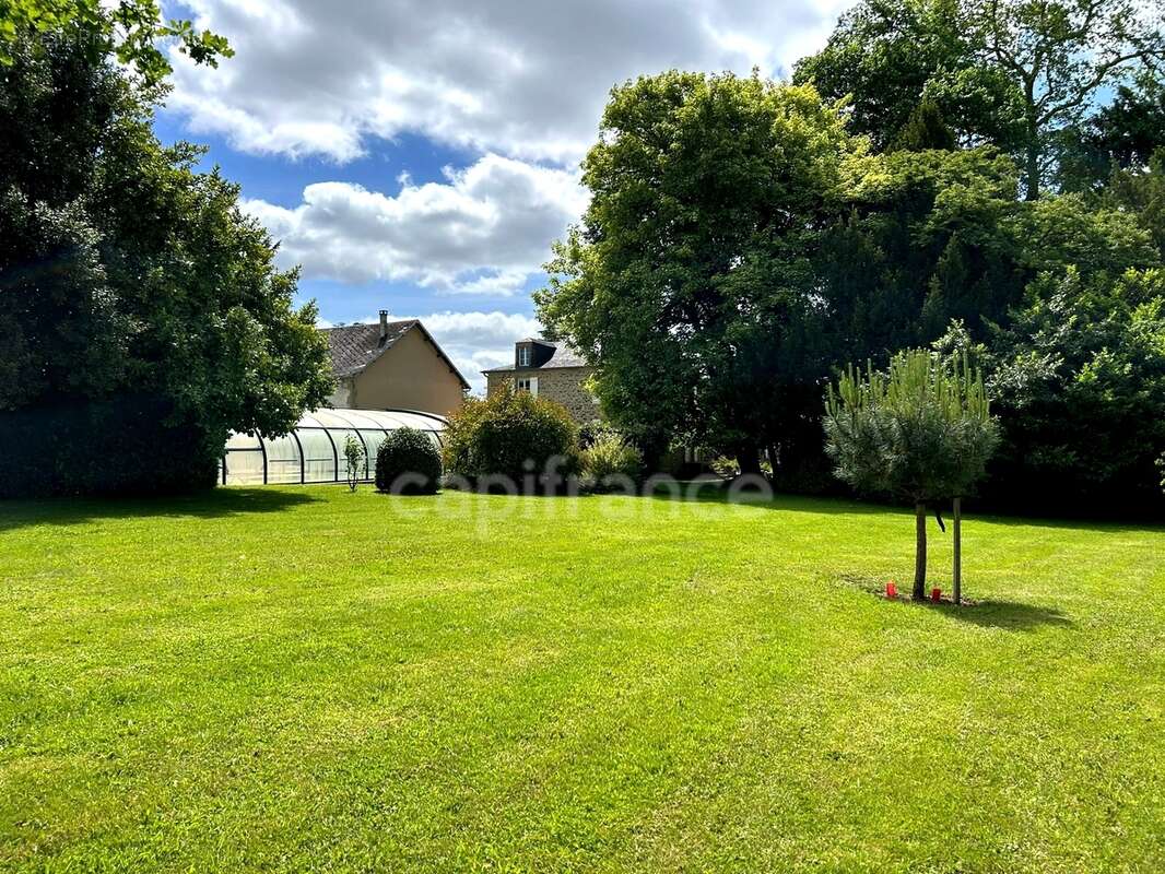 Maison de maitre à vendre 13 pièces LANOUAILLE (24) 2.6 hectares - photo 34