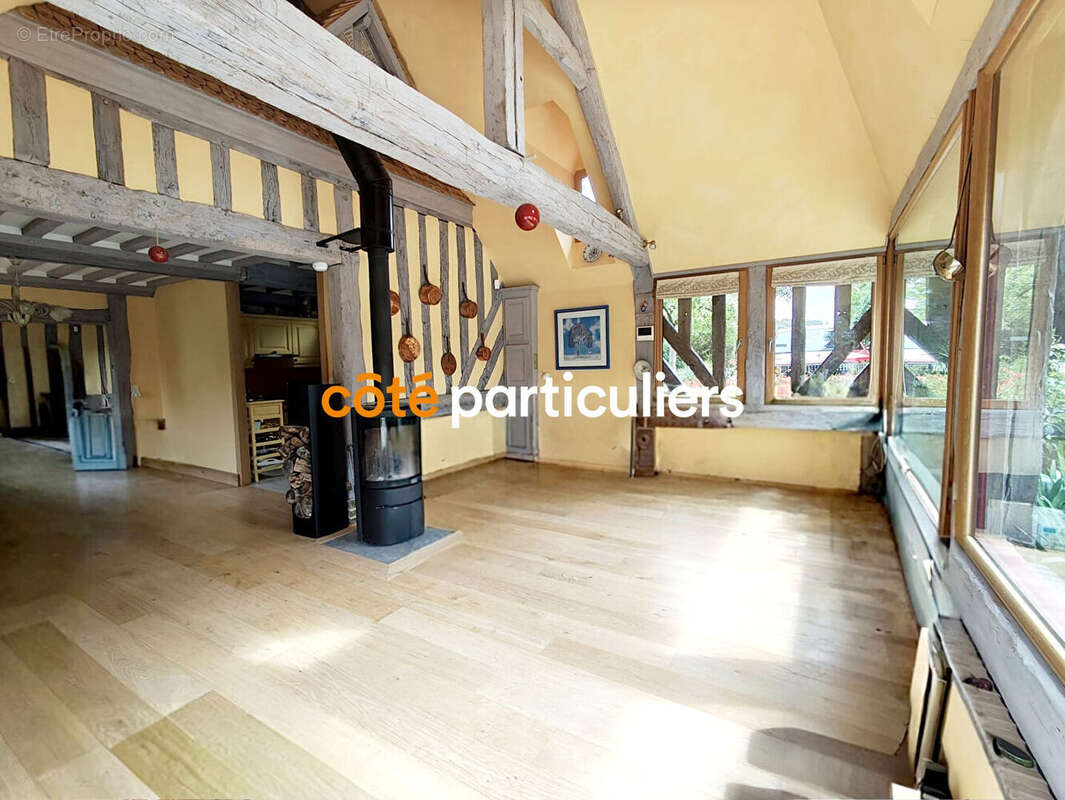 Maison à SAINT-PIERRE-SUR-DIVES