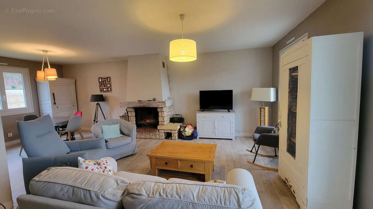 Maison à BAZOCHES-LES-BRAY