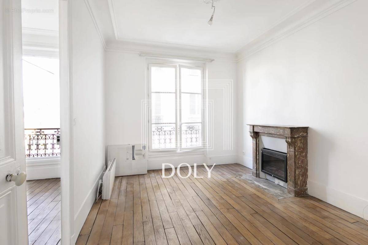 Appartement à PARIS-18E
