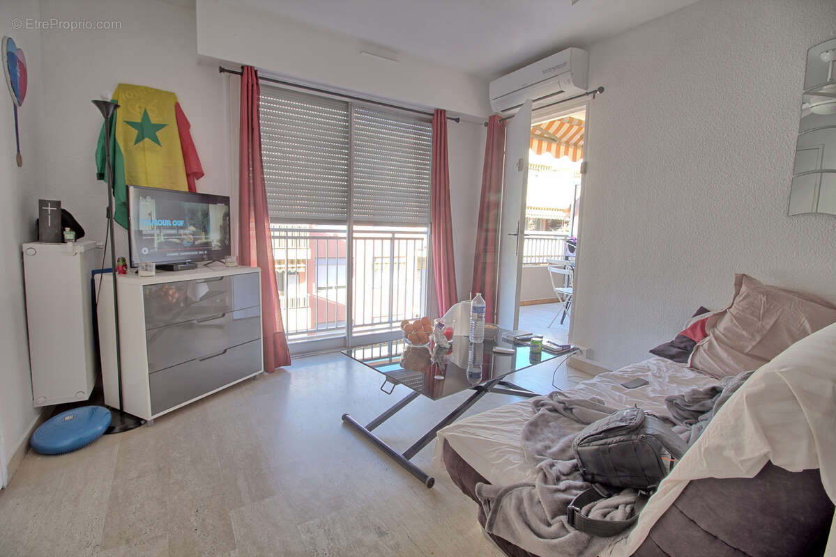 Appartement à VALLAURIS