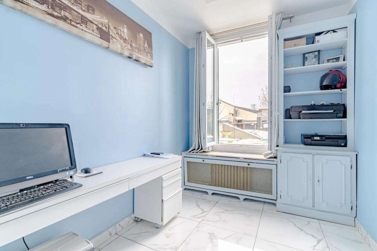 Maison à LE THILLAY