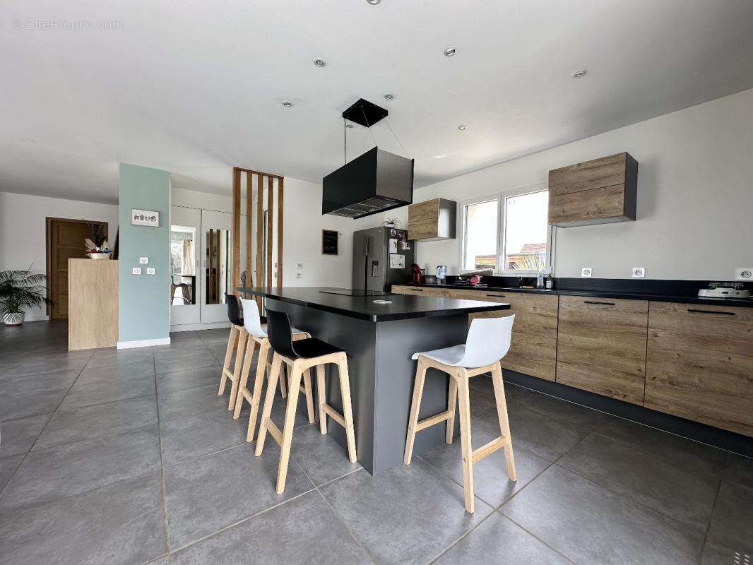 Maison 120 m² à Puiseux  - photo 7