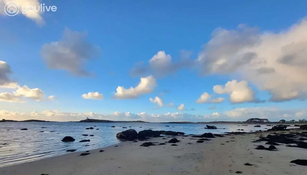 Terrain à PLOUGUERNEAU