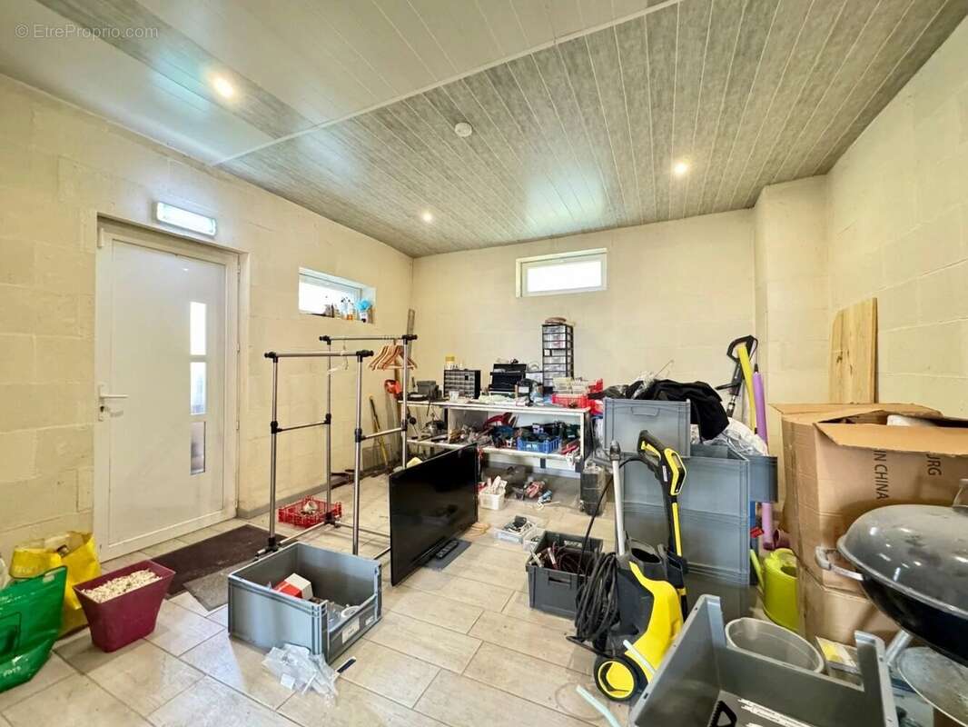 Commerce à HIRSINGUE