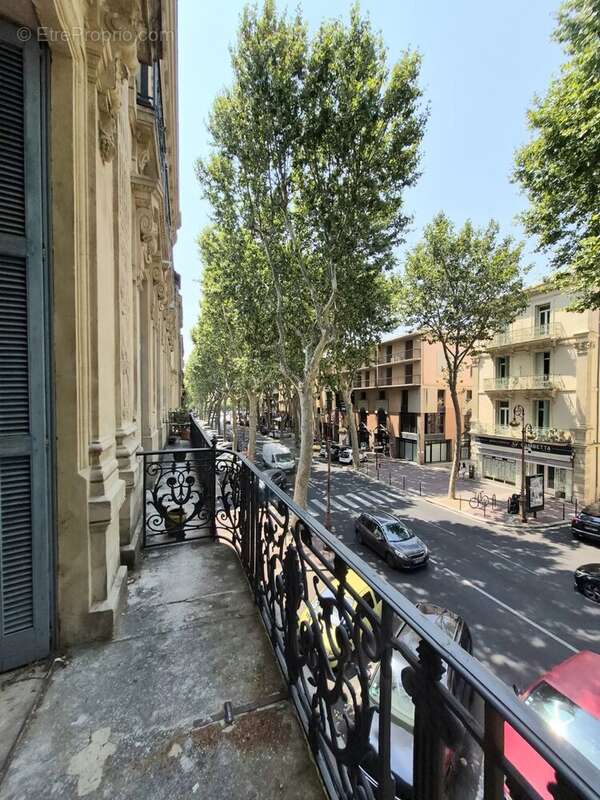 APPARTEMENT T1 avec balcon dans immeuble de caractère - photo 6