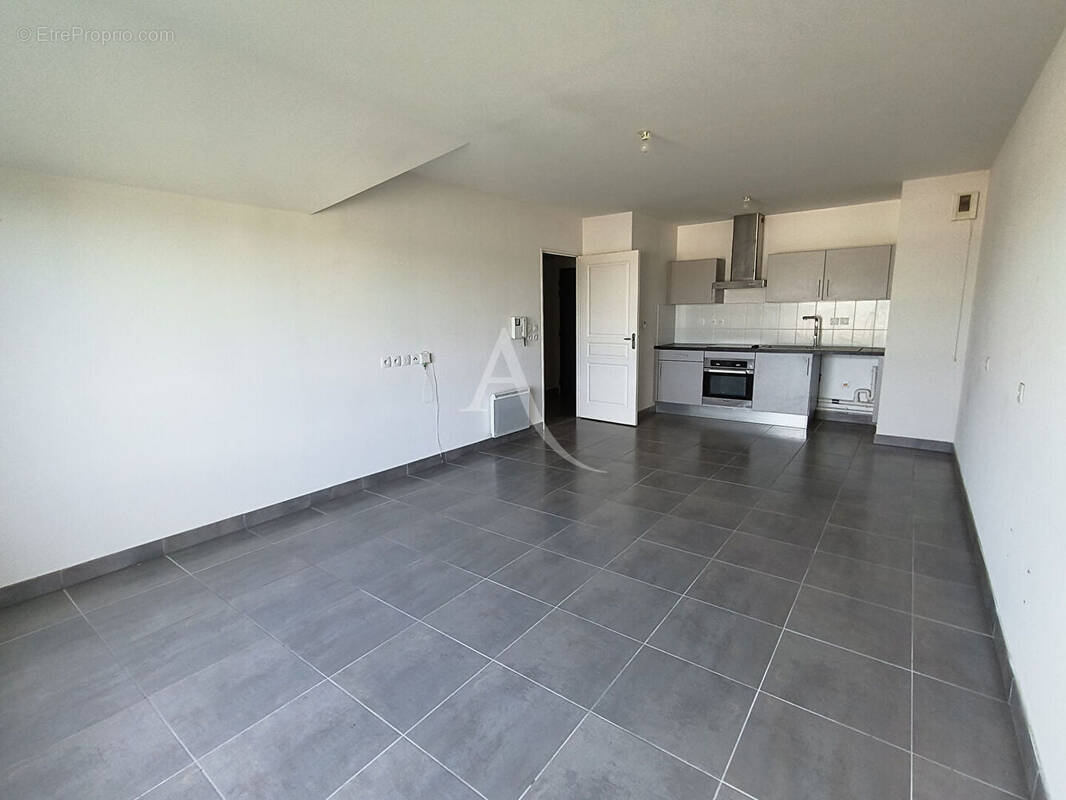 Appartement à COULAINES