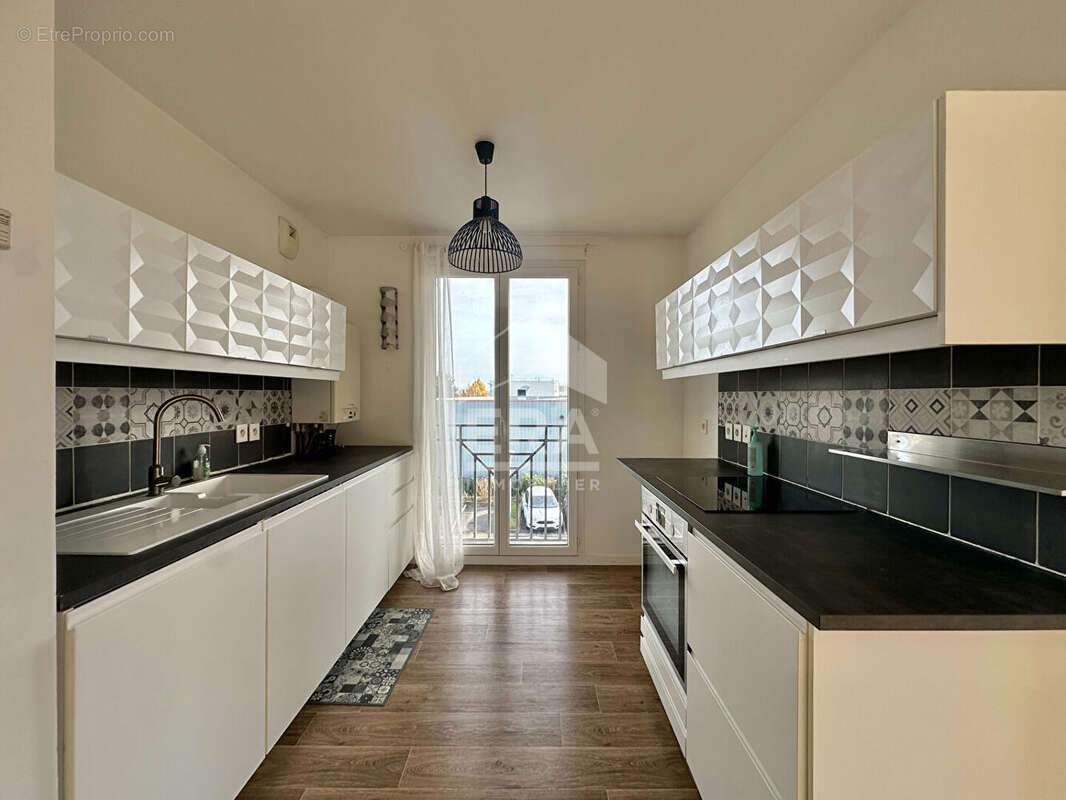 Appartement à SARTROUVILLE