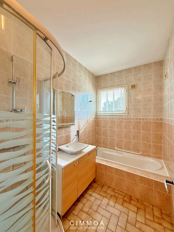 Maison à POUSSAN