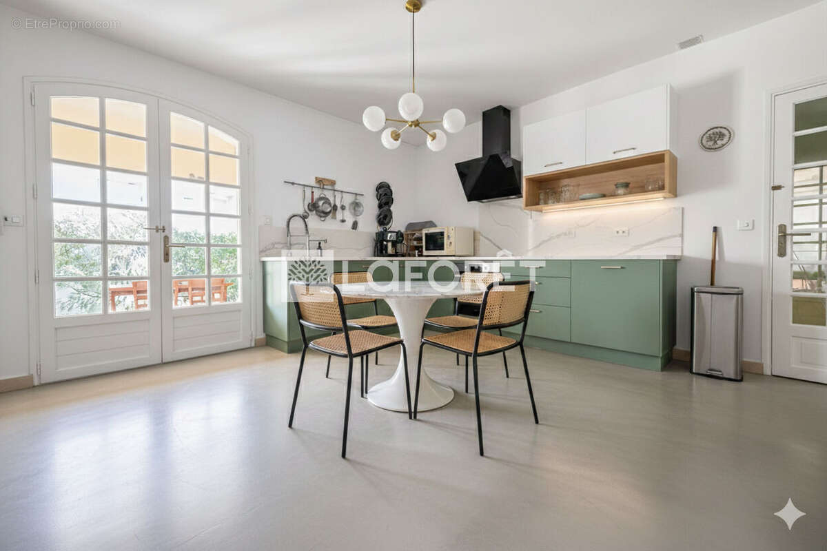 MAISON - 7 PIECES - 190 m2 - Hôpitaux-Facultés - photo 7