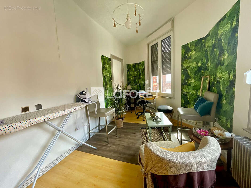 Maison de caractère avec 5 chambres, jardin et deux garages - Rare à la vente - photo 9