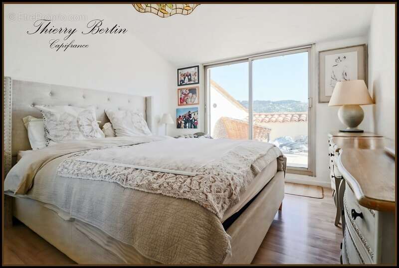 Appartement à LA COLLE-SUR-LOUP