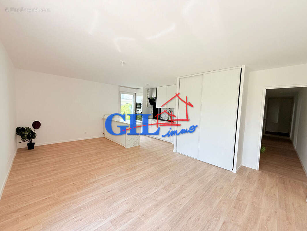 Appartement à SAVIGNY-LE-TEMPLE