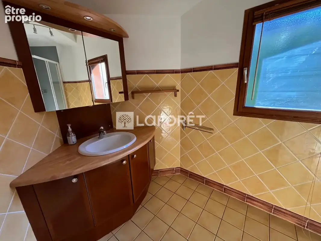 73210 La Plagne Tarentaise Belle maison T6 avec terrasse, garage, jardin - photo 10