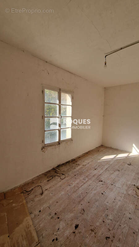A VENDRE, proche Lodève, ensemble immobilier en pierre d'une surface totale de 995 m2 sur 3008 m2 de terrain - photo 19