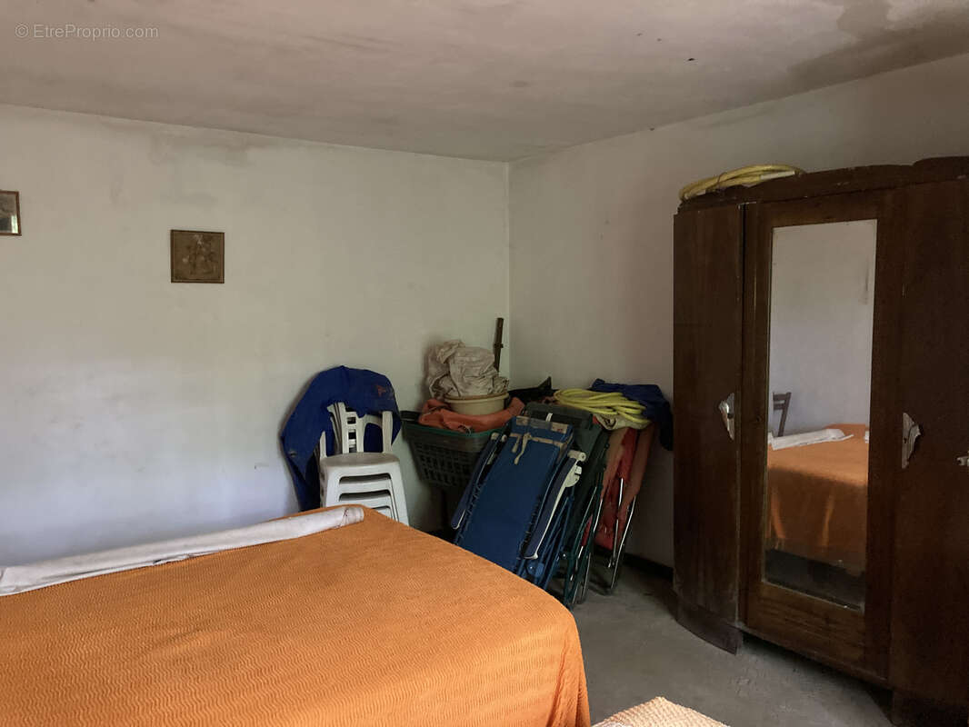 Autre à LES MAYONS