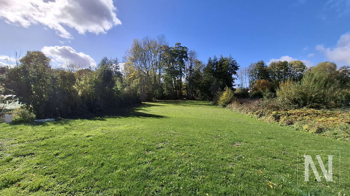 Terrain à VOUE