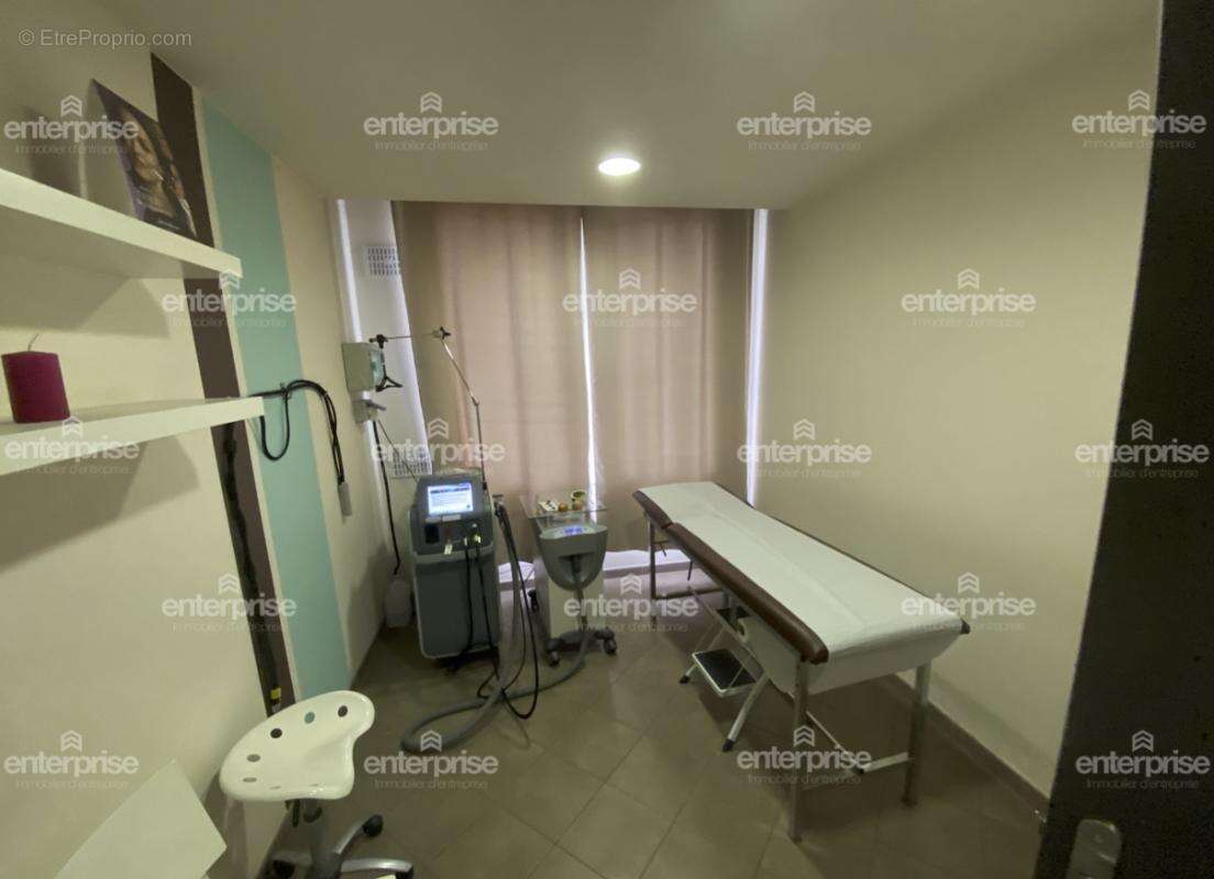 Bureaux / local commercial - 350m2 - le plessis-belleville - photo 2