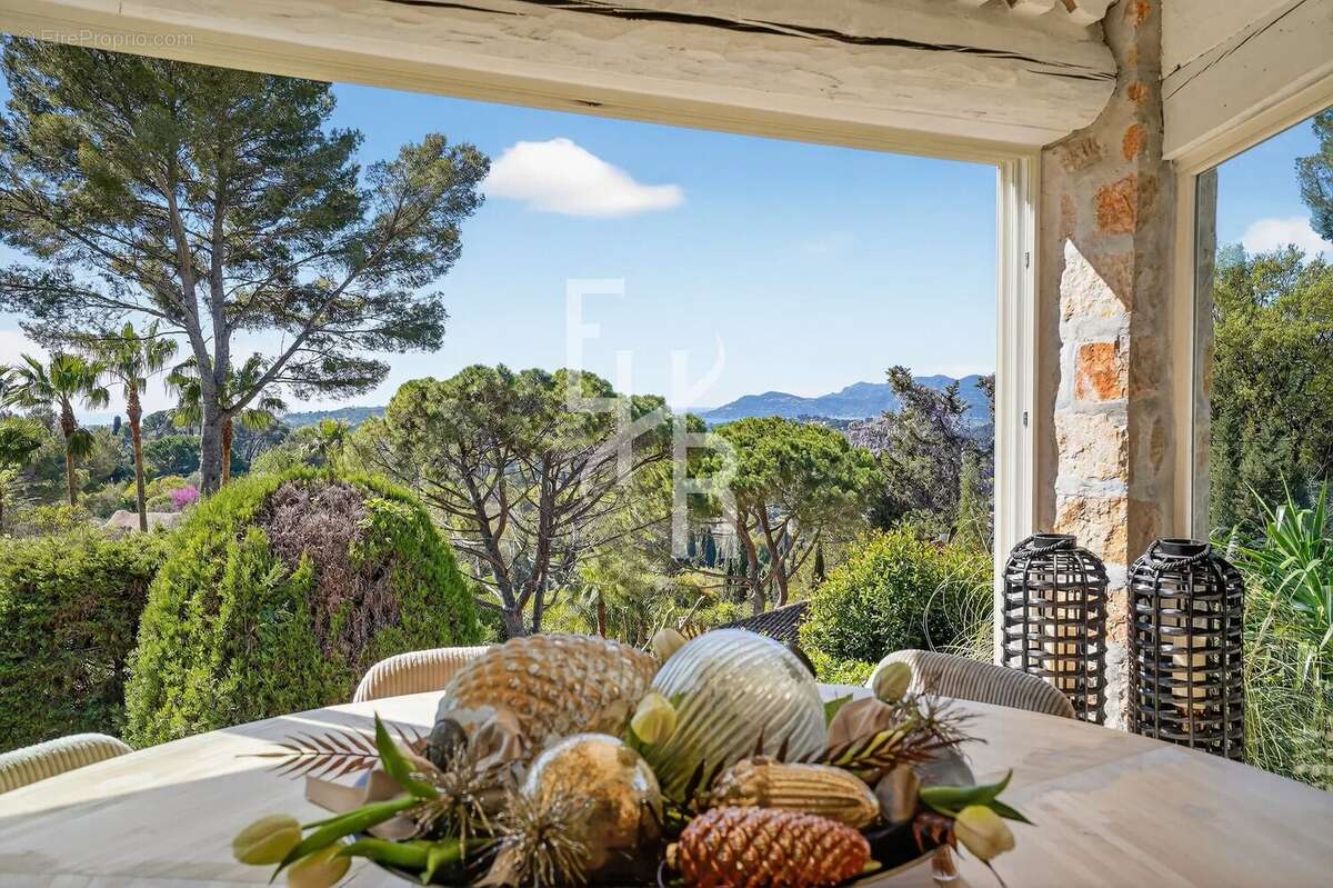 Maison à MOUGINS