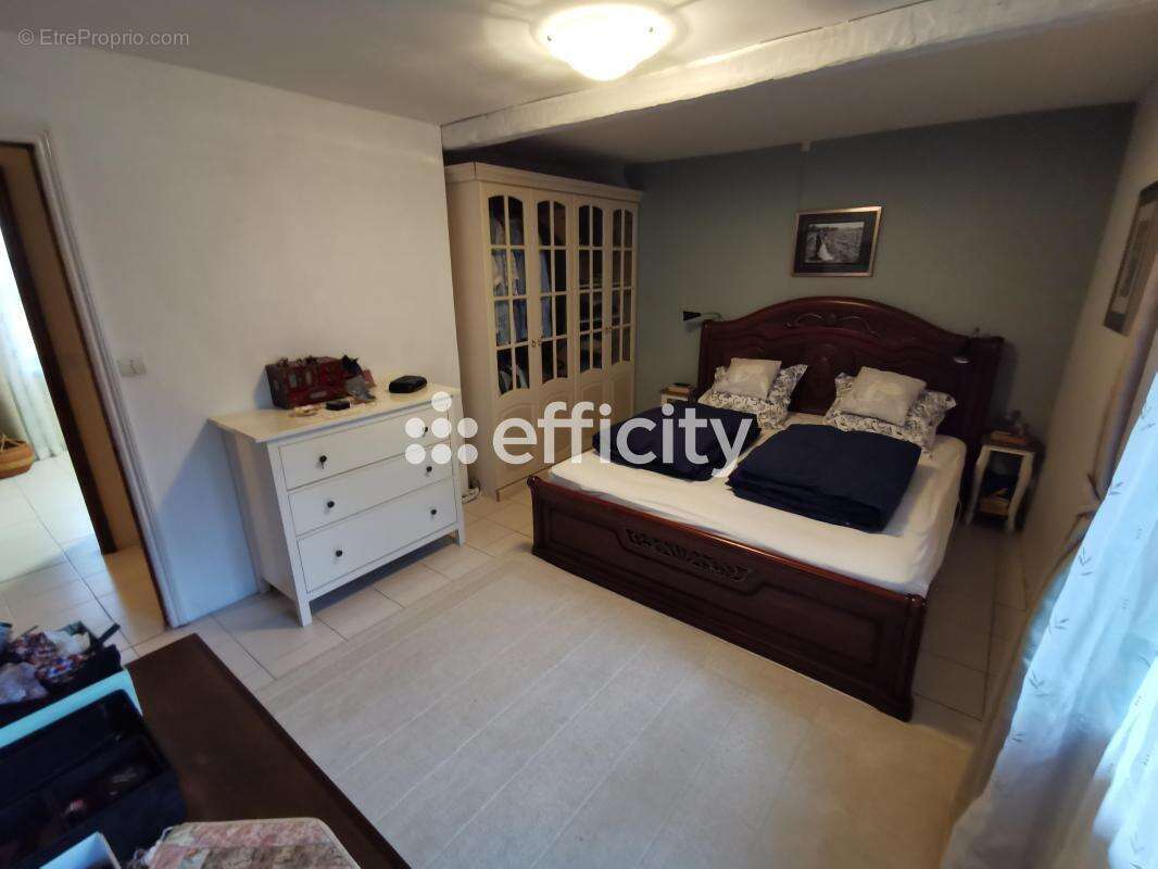 Maison à SAINT-SEVER-CALVADOS