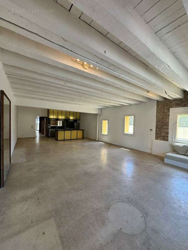 118 m² à Marseille-7e  - photo 3