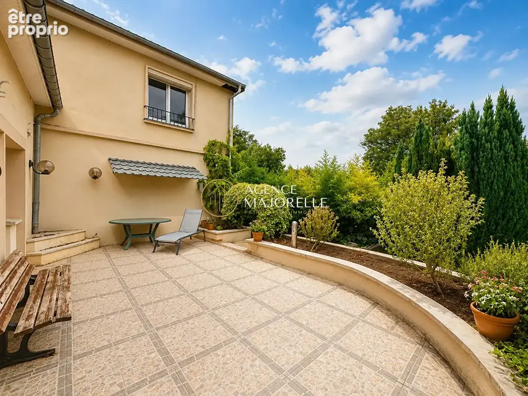 Maison de caractère avec de nombreuses dépendances ! - photo 2