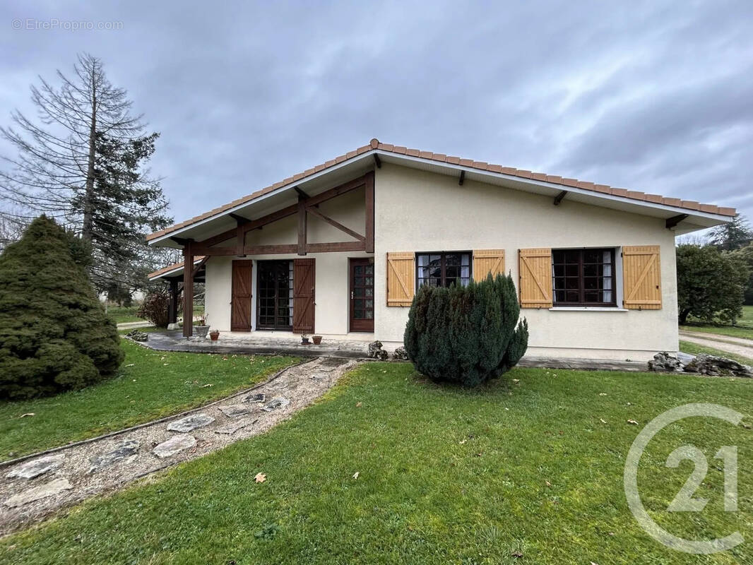 Maison à LES EGLISOTTES-ET-CHALAURES