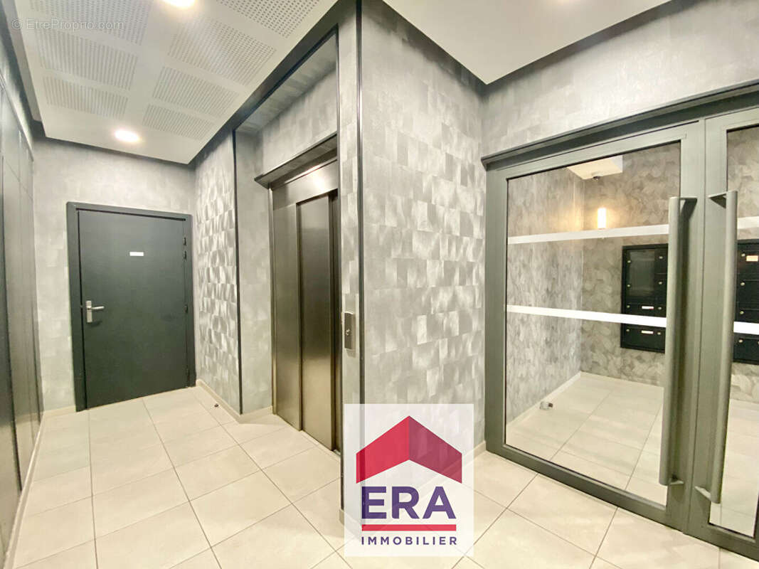 Appartement à SARTROUVILLE