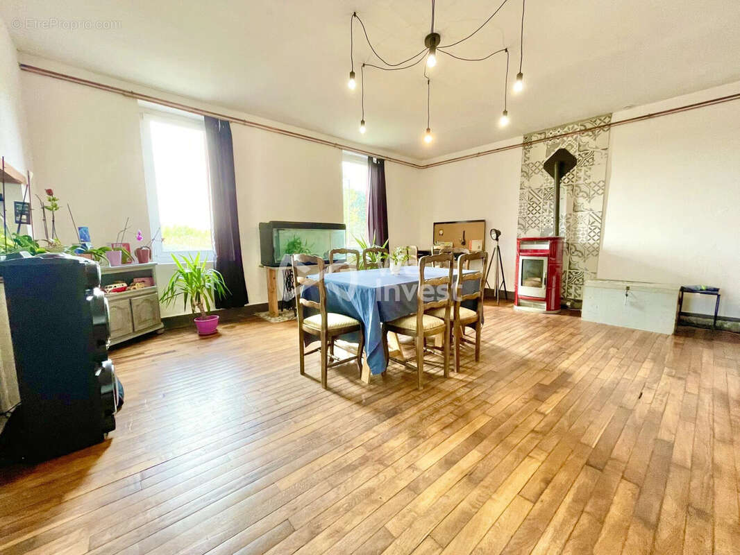 Maison 186 m² à Luzillat  - photo 7