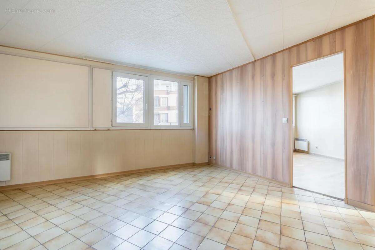 Appartement à AUBERVILLIERS