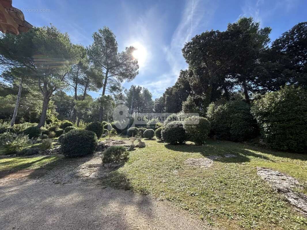 Maison à FONTVIEILLE