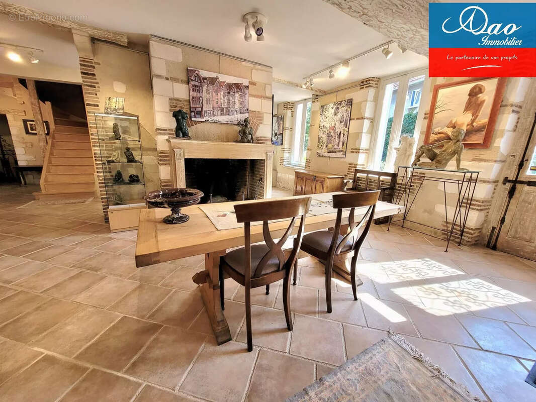 Maison à LA CHAPELLE-SAINT-LUC