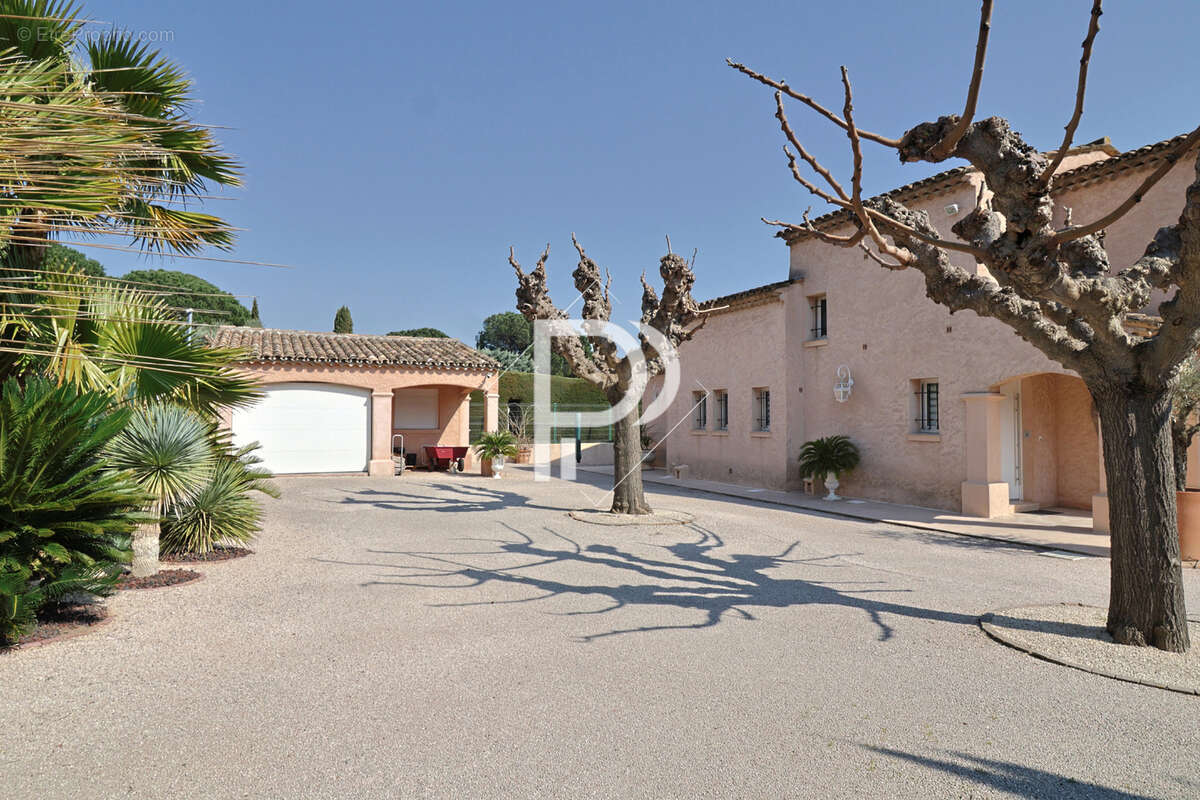 Maison à PLAN-DE-LA-TOUR