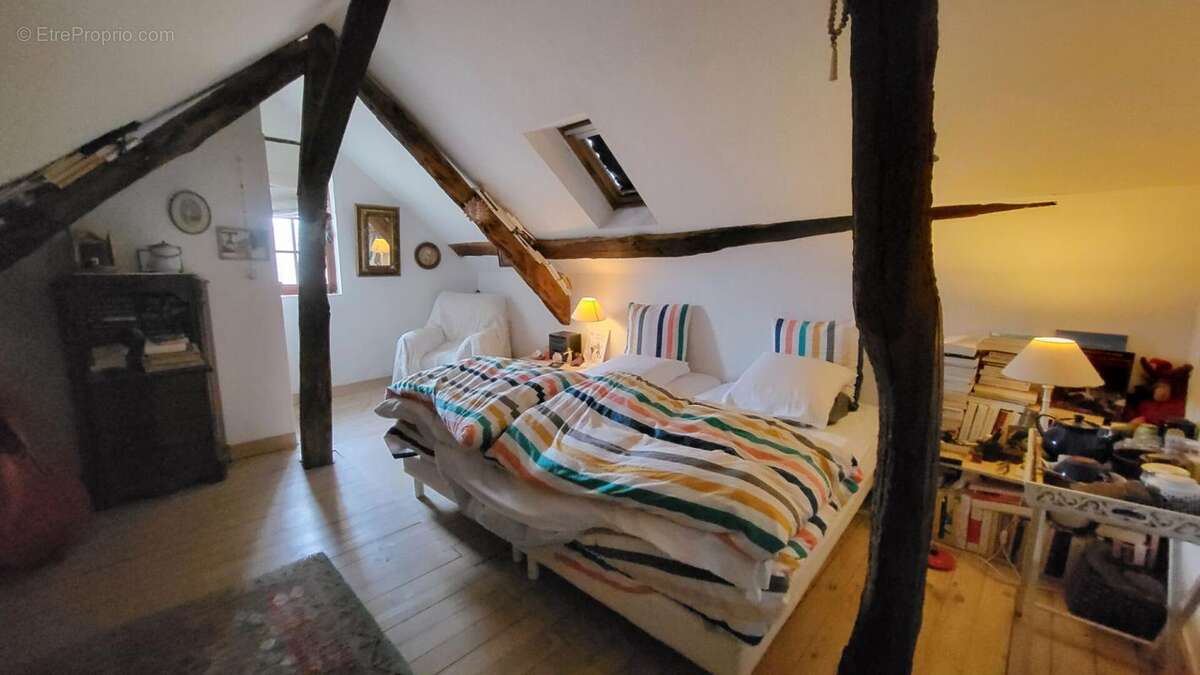 Maison à SAINT-JEAN-D&#039;ESTISSAC