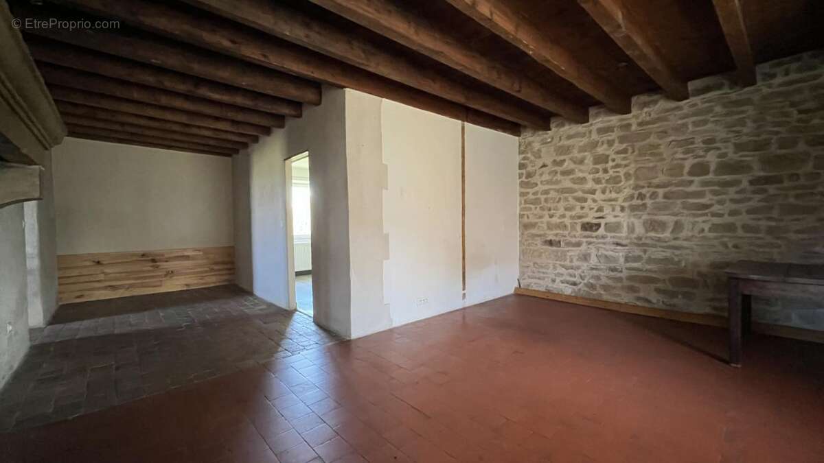 Maison à DRACY-SAINT-LOUP