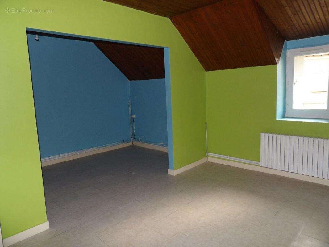 Maison à COURTILLERS