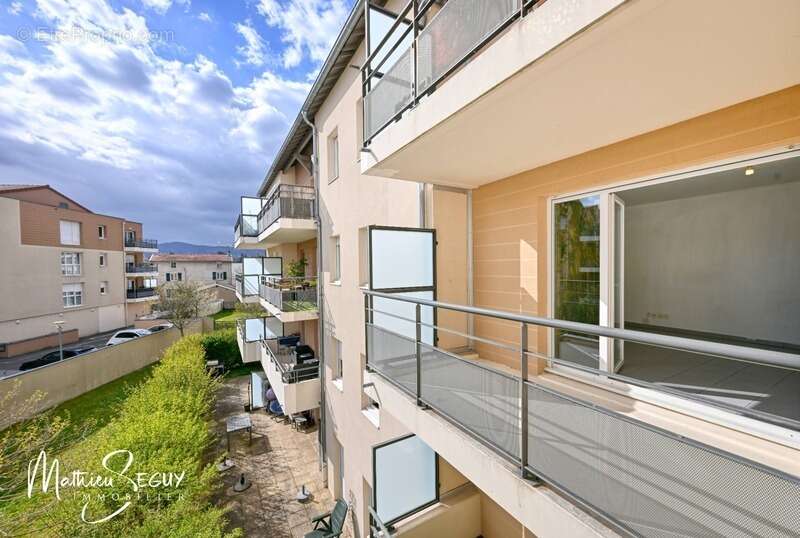 Appartement à CRAPONNE