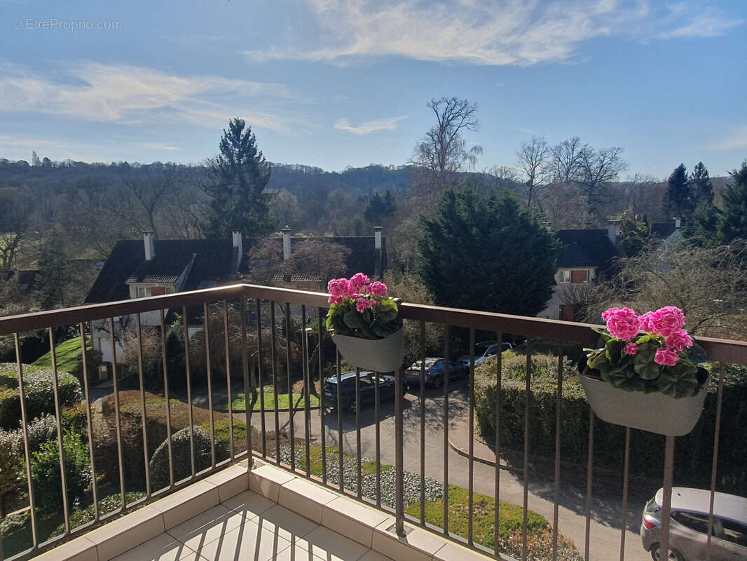 Appartement à BURES-SUR-YVETTE