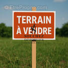 Terrain à SAINT-HILAIRE-COTTES