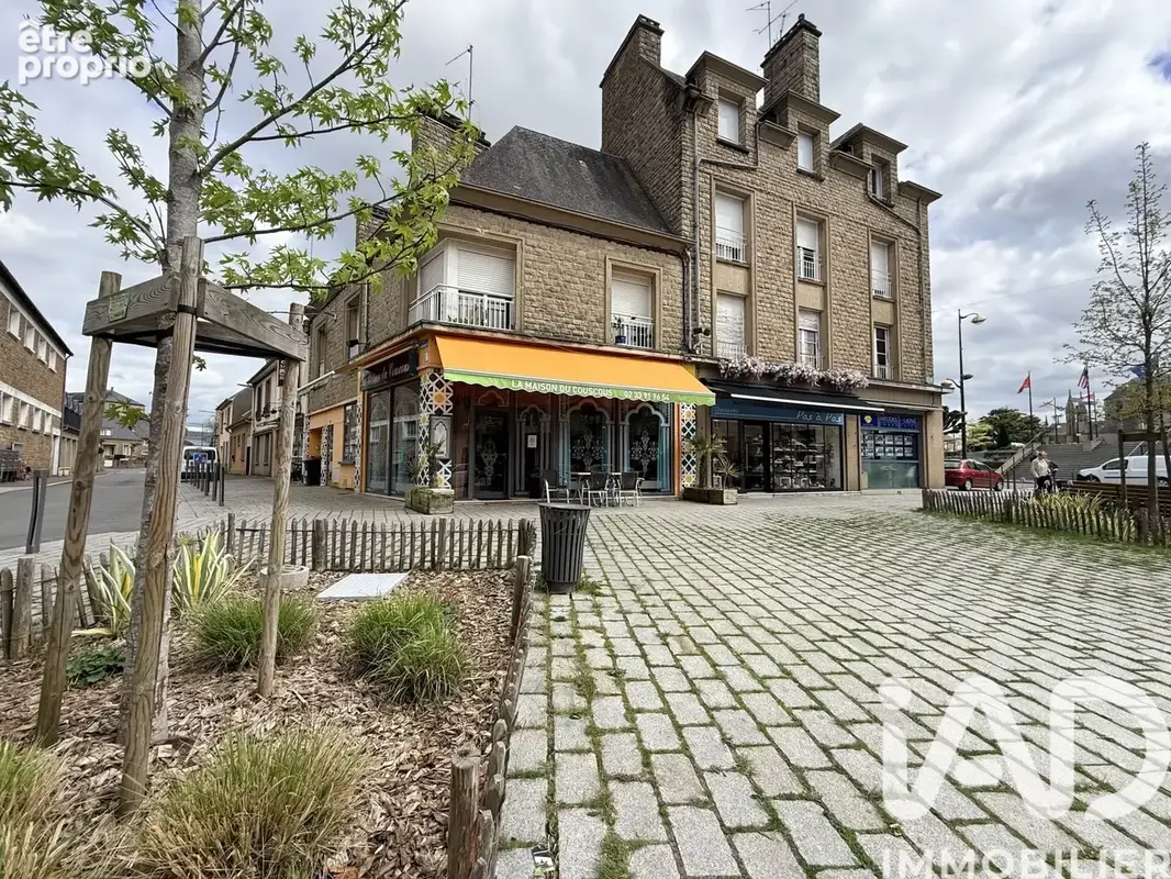 Photo 1 - Commerce à SAINT-HILAIRE-DU-HARCOUET